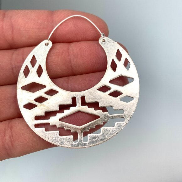 NEW~ Sundance Cut Out Hoop Earrings - Picture 7 of 8